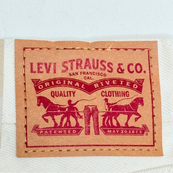 Levis Low Pro Mid Rise Relaxed Cream Neutral Straight Leg Jeans Size 31 NWT - Picture 6 of 12